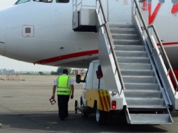 Эксперт об авиарейсах за рубеж: В Украине возобновили практику с &laquo;выездными визами&raquo;