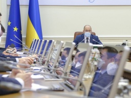 Режим &laquo;все в масках&raquo; и паспорт в кармане: Кабмин обнародовал положения ужесточенного карантина