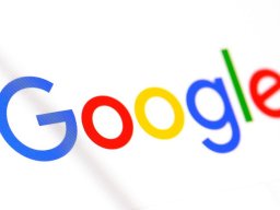 Google в 2019 году начнет взимать до 40 долларов за каждый смартфон с ее сервисами