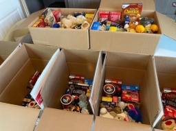 
ВНИМАНИЕ! В Константиновке начинается очередная выдача продуктовых наборов ПЕНСИОНЕРАМ!
