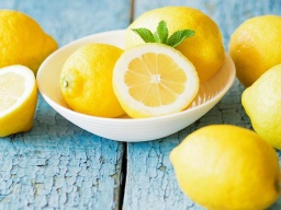 &laquo;Подорожал на 20 гривен за двое суток&raquo;: Украинцы массово жалуются на цены на лимон (ФОТО)