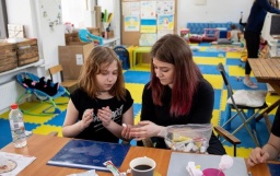 
В Польше увеличат выплаты на детей: сколько будут получать украинцы
