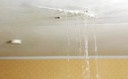 
Протекающие кровли в Константиновке: Коммунальщики рассказали о трудностях ремонта
