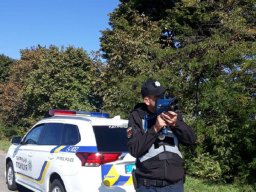 Максимальный штраф 510 гривен: полиция начала контролировать скорость на дорогах