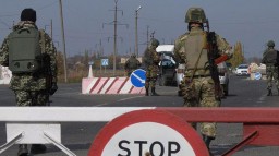 В пунктах пропуска на линии разграничения застряли 505 авто