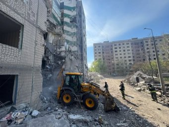 В Константиновке из-под завалов извлекли тело погибшей женщины после российского авиаудара 7 мая (ФОТО)