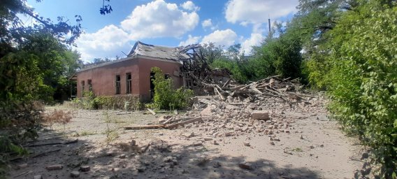 Сьогодні ворожі дрони атакували Костянтинівку: пошкоджені будівлі, жертв немає