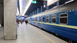 &laquo;Укрзализныця&raquo; временно прекратит возврат билетов по интернету