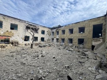 Авіаудари по Костянтинівці у День Незалежності: пошкоджені будівлі, жертв немає