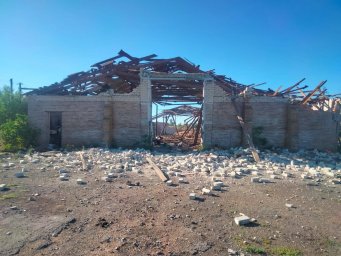 Авіаудари по Костянтинівці та округах: пошкоджені підприємства, будинки, газопровід та шляхопровід