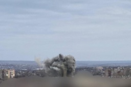 В КОНСТАНТИНОВКЕ - &laquo;ПРИЛЕТЫ&raquo; ПО ЖИЛЫМ КВАРТАЛАМ, ОБСТРЕЛ НЕ УТИХАЕТ