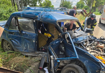 Спасатели деблокировали женщину из изуродованного авто после ДТП в Константиновке