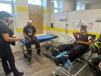 Ворожий дрон влучив у пожежну автівку в Костянтинівці: поранено двох рятувальників