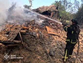 Масштабные пожары после обстрела Константиновки: есть раненые, спасатели ликвидировали 8 возгораний