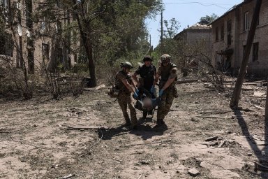 Троє цивільних поранено в Костянтинівці внаслідок удару ФАБ-250 &mdash; допомогу надали поліцейські парамедики