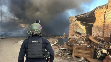 Российские войска атаковали Константиновку FPV-дроном: повреждены авто и линия электросети