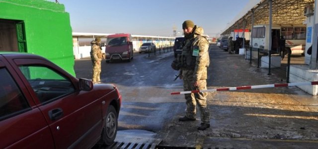 Ситуация на блокпостах сегодня утром, 25 декабря 2018 года: Проезда ожидали 280 авто