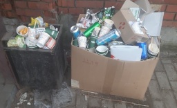 Кто должен убирать мусор на автобусных остановках в Константиновке
