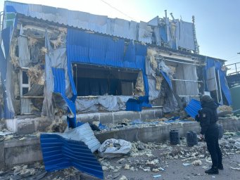 В результате авиаударов по Константиновке ранены три человека, повреждены дома и инфраструктура.  (ФОТО)