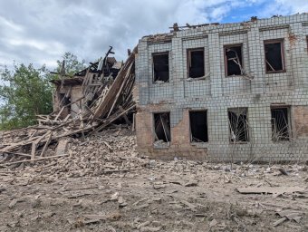 Вражеский авиаудар по Константиновке: ранена женщина, разрушены дома и инфраструктура